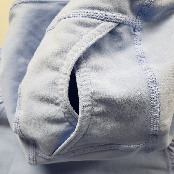 Lululemon alpine quarter zip size 8 - Picture 9 of 9